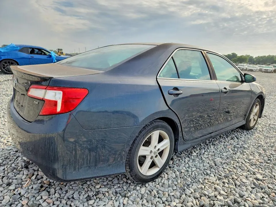 2014 TOYOTA CAMRY SE  