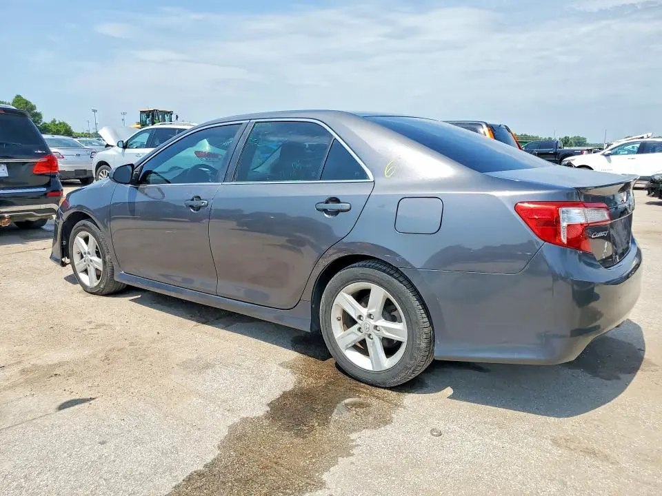 2013 TOYOTA CAMRY SE  
