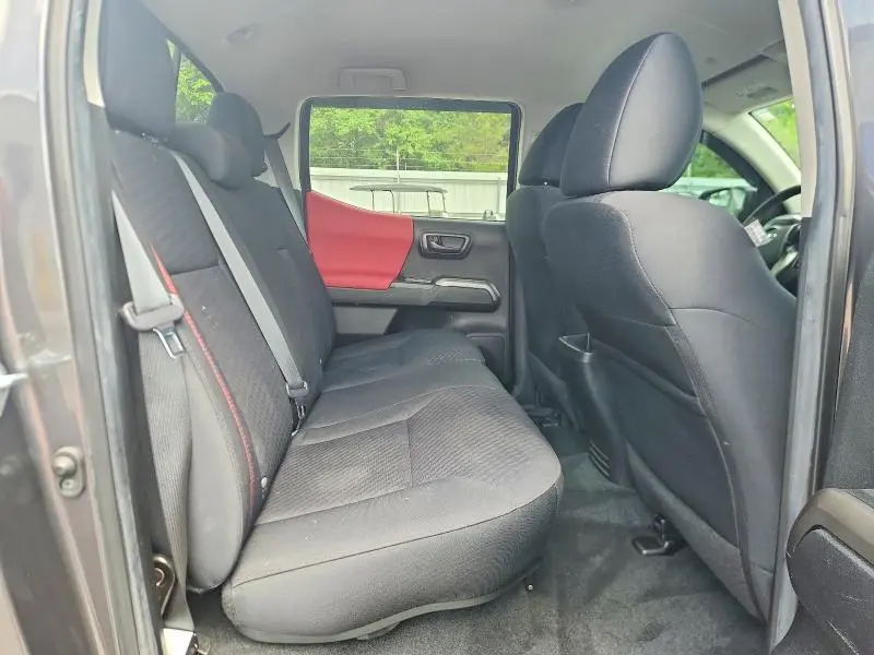 2022 TOYOTA TACOMA SR5 V6  