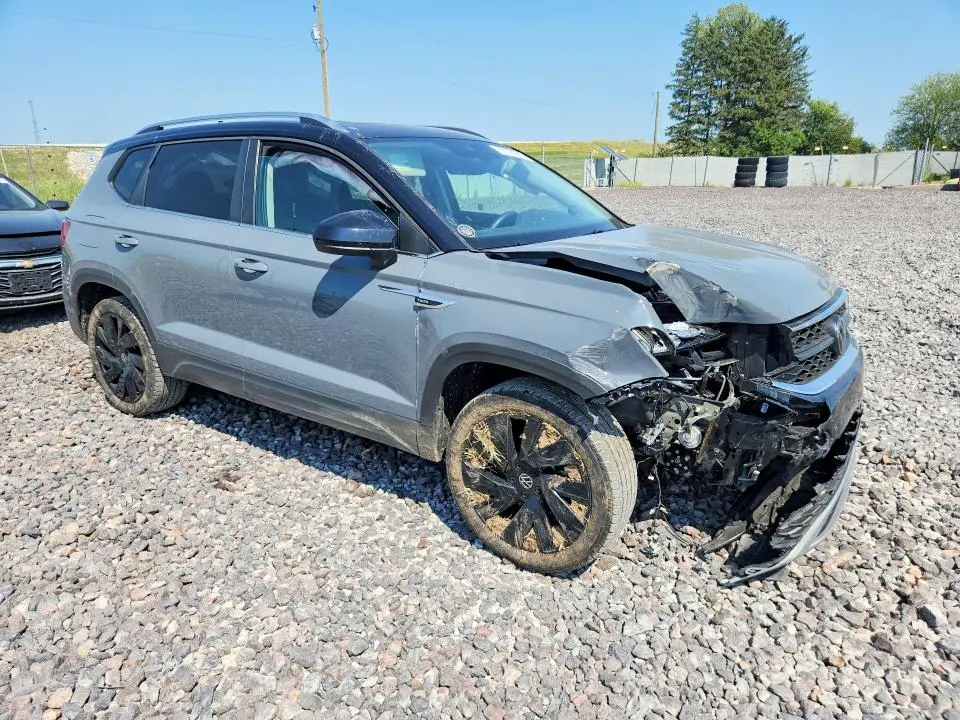2024 VOLKSWAGEN TAOS SE  