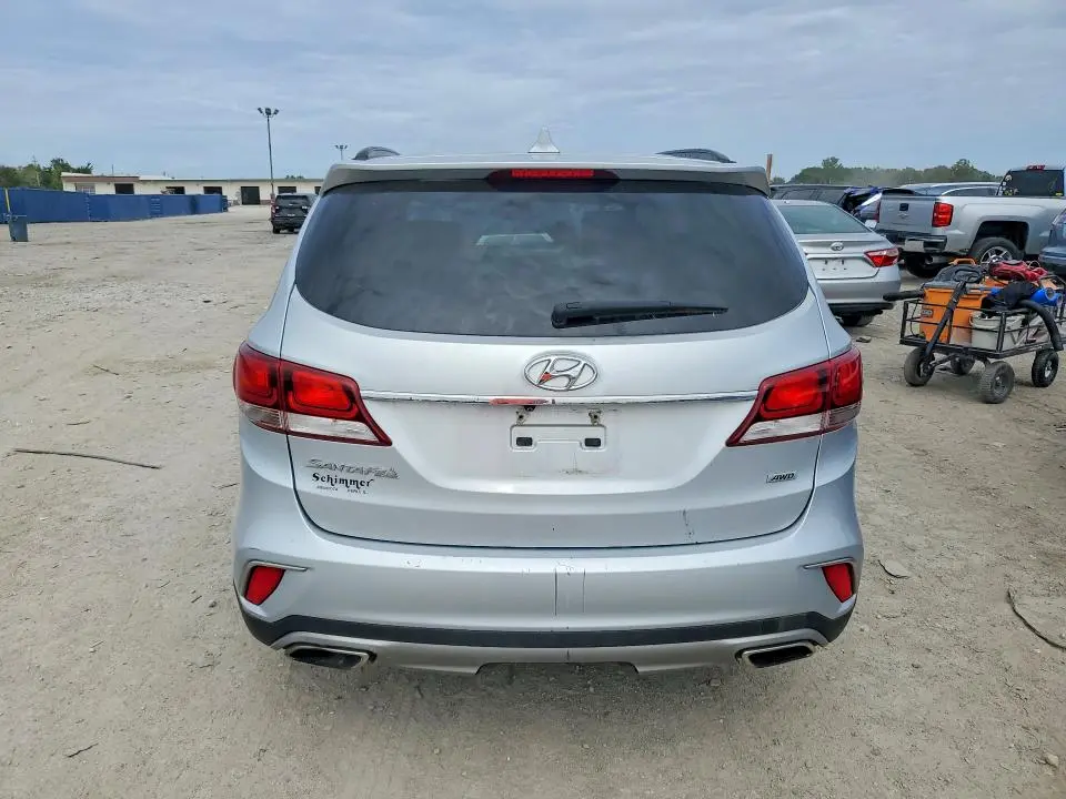2017 HYUNDAI SANTA FE SE  