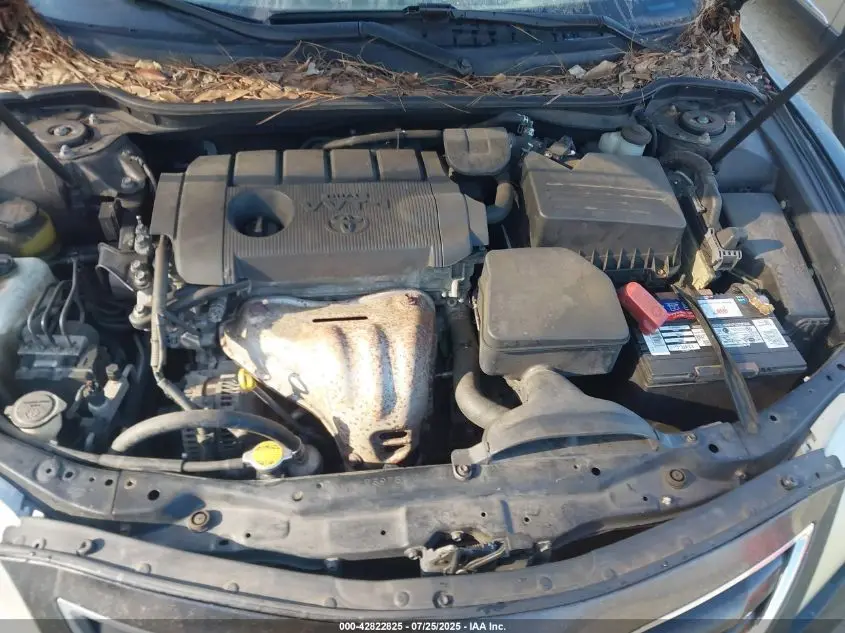 2011 TOYOTA CAMRY LE