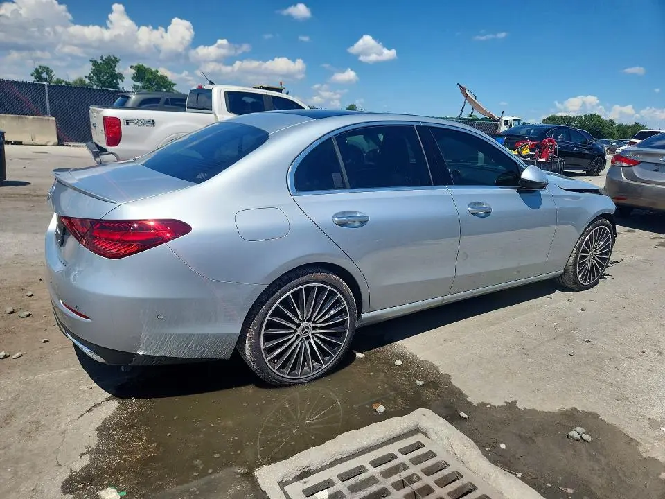 2026 MERCEDES-BENZ C 300  