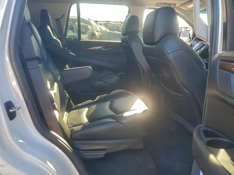 2018 CADILLAC ESCALADE LUXURY  