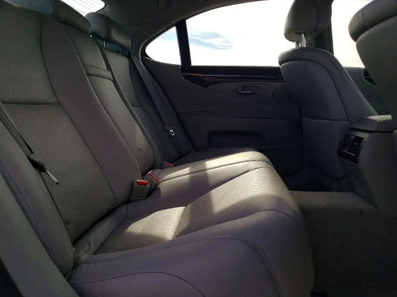 2010 LEXUS LS 460  