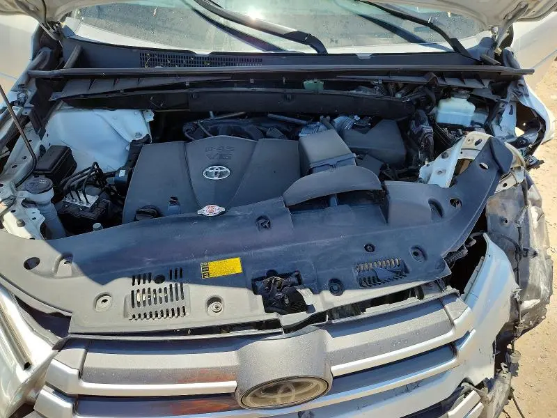 2018 TOYOTA HIGHLANDER XLE  