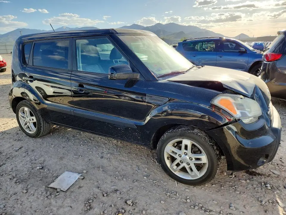 2011 KIA SOUL +  