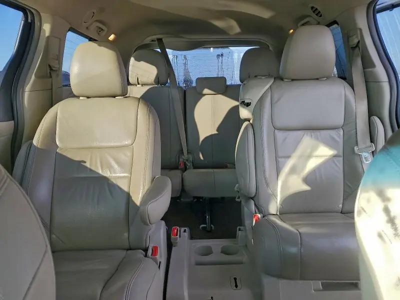 2015 TOYOTA SIENNA XLE  
