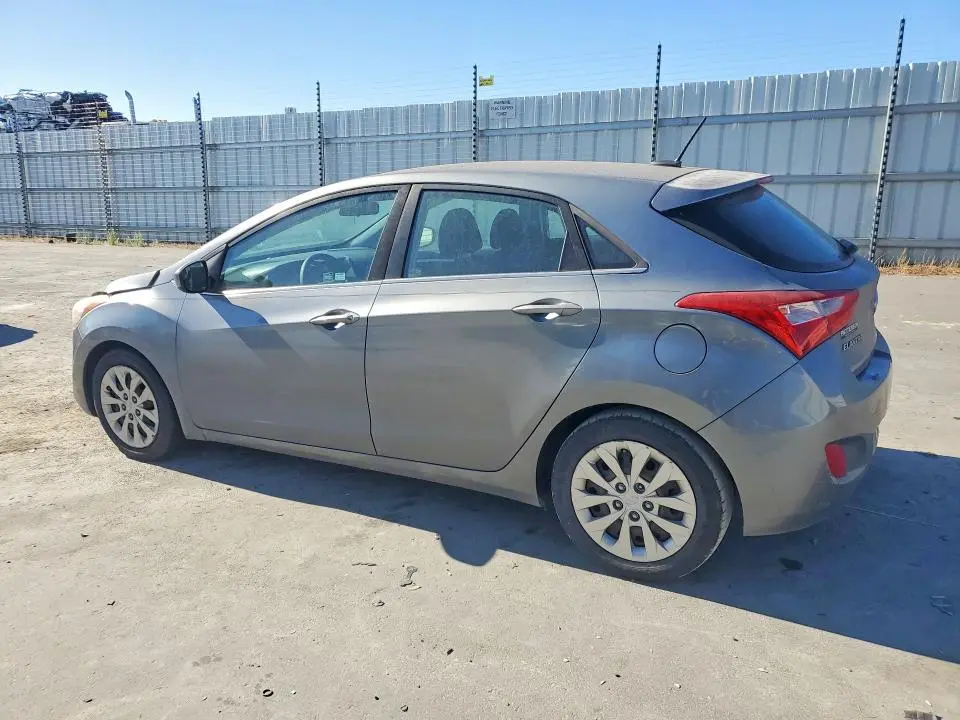 2017 HYUNDAI ELANTRA GT BASE  