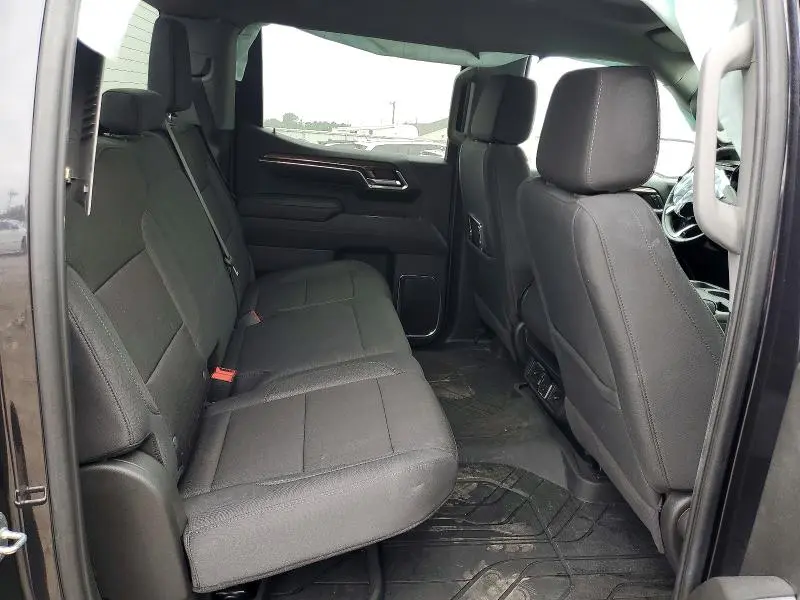 2024 CHEVROLET SILVERADO K1500 LT  