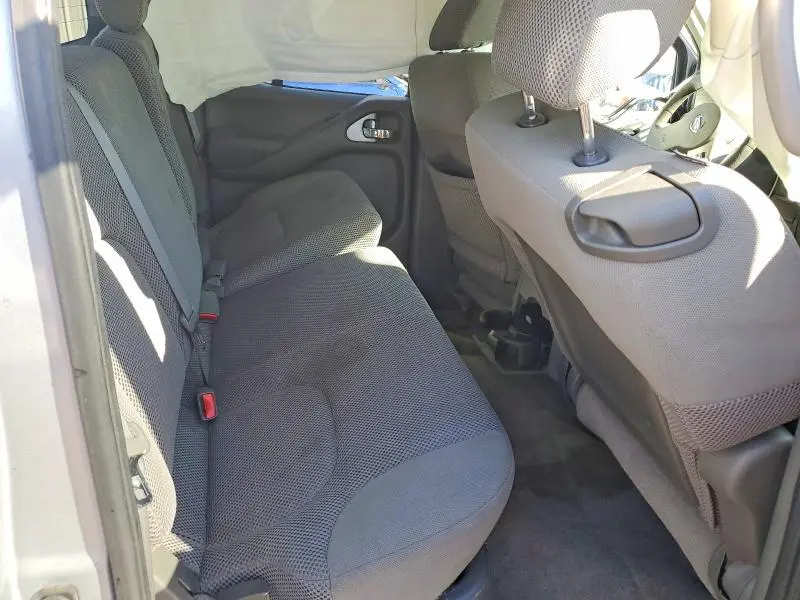 2011 NISSAN FRONTIER S  