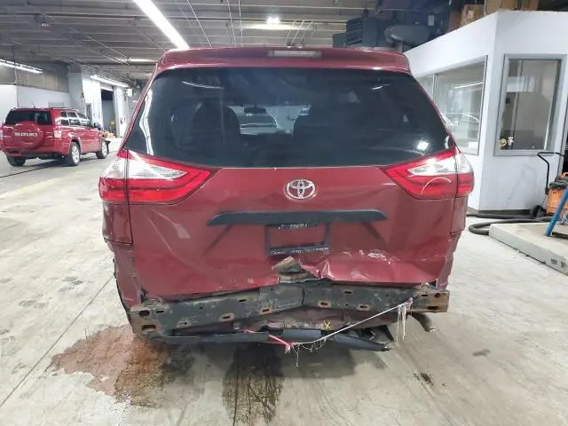 2017 TOYOTA SIENNA   