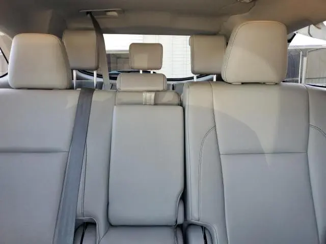 2016 TOYOTA HIGHLANDER XLE  