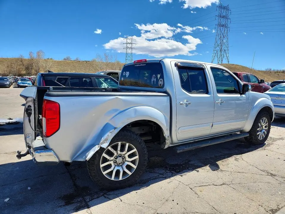 2013 NISSAN FRONTIER S  