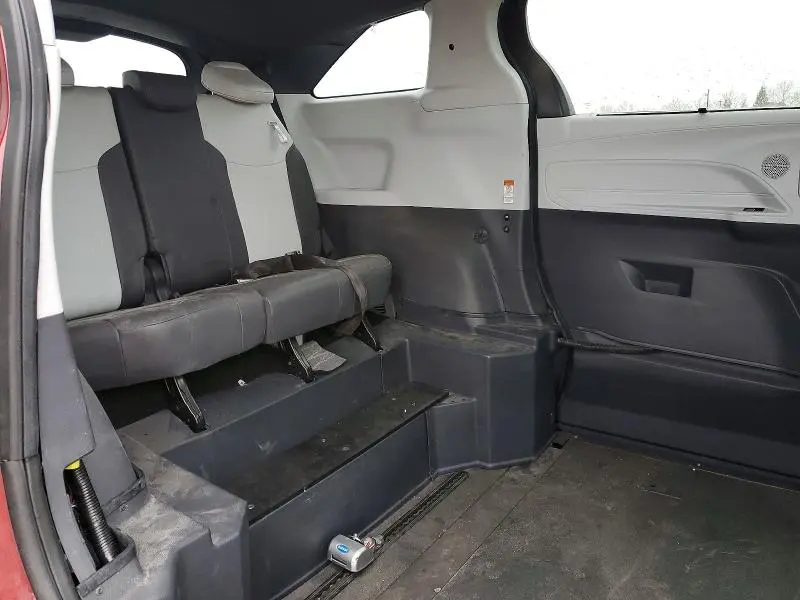 2023 TOYOTA SIENNA XSE 7-PASSENGER  