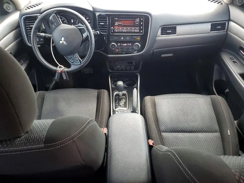 2017 MITSUBISHI OUTLANDER SE  