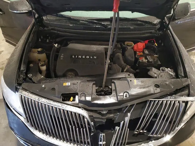 2015 LINCOLN MKT   