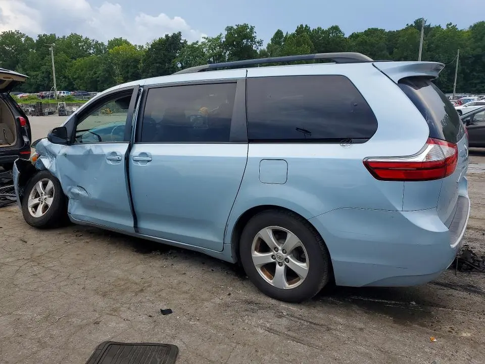 2016 TOYOTA SIENNA LE  
