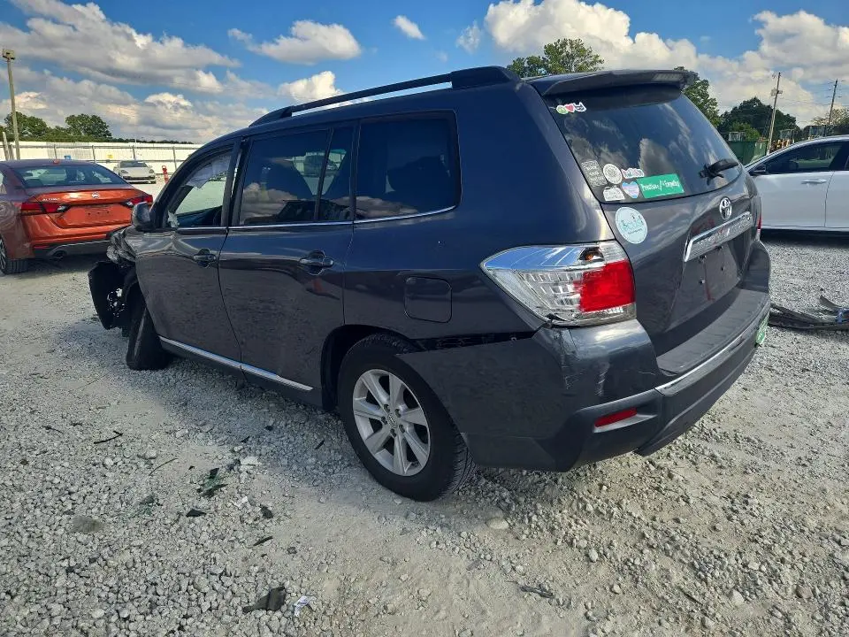 2013 TOYOTA HIGHLANDER PLUS  