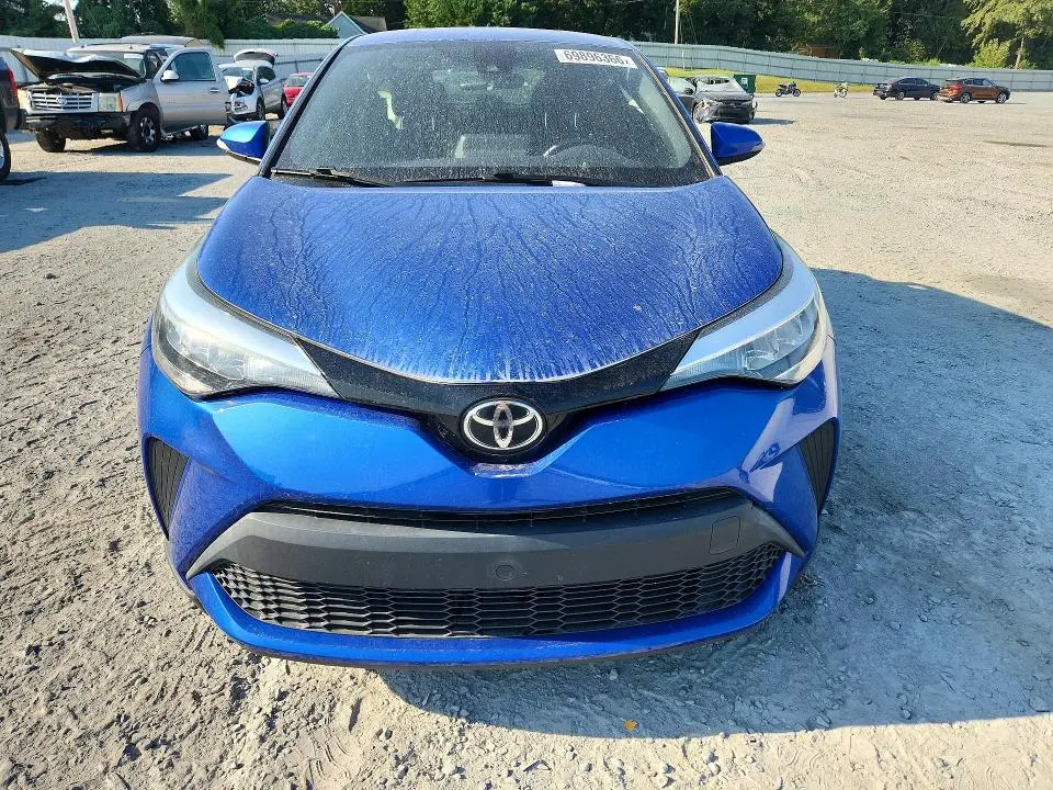 2020 TOYOTA C-HR XLE  
