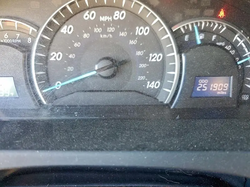 2012 TOYOTA CAMRY SE  