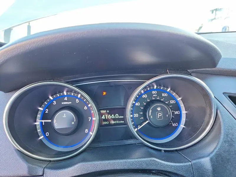 2011 HYUNDAI SONATA GLS  