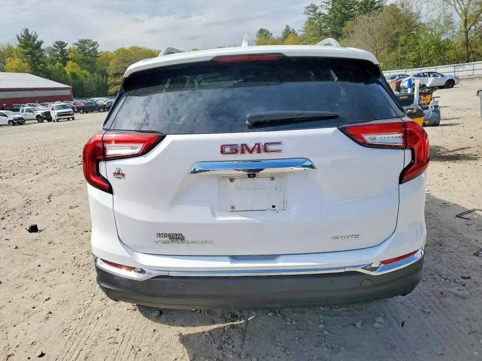 2022 GMC TERRAIN SLT  
