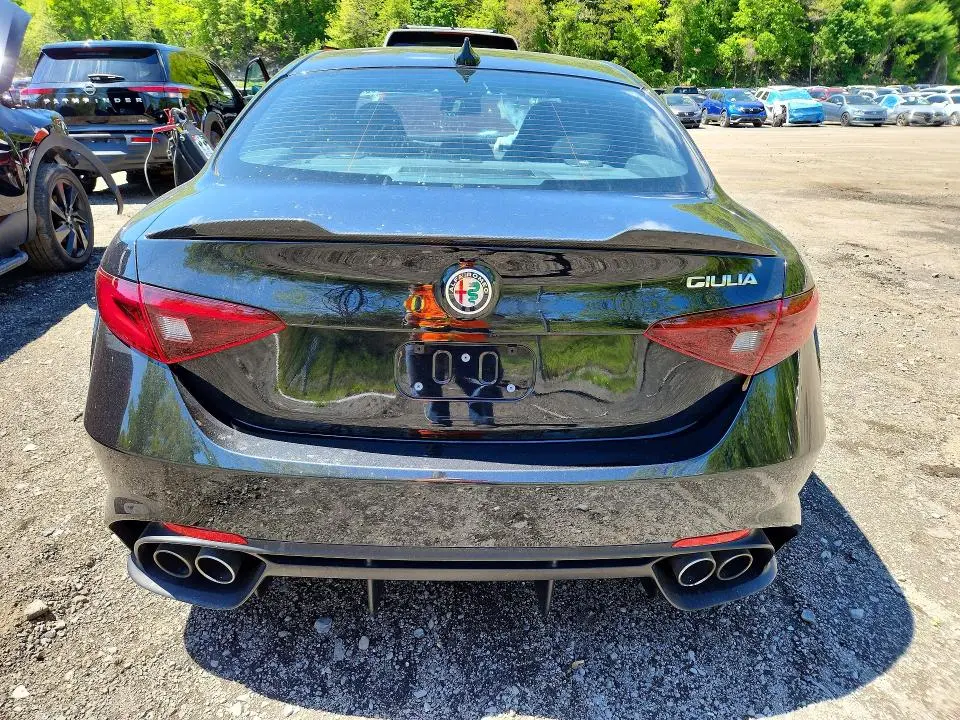 2023 ALFA ROMEO GIULIA QUADRIFOGLIO  
