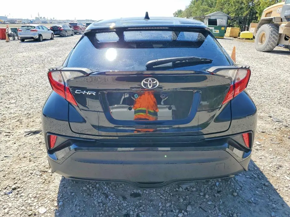 2019 TOYOTA C-HR LE  