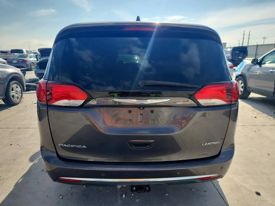 2018 CHRYSLER PACIFICA LIMITED  