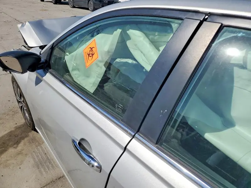 2024 NISSAN ALTIMA SV  