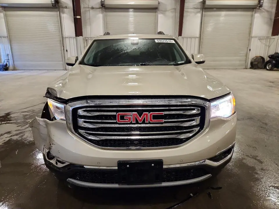 2017 GMC ACADIA SLT-2  