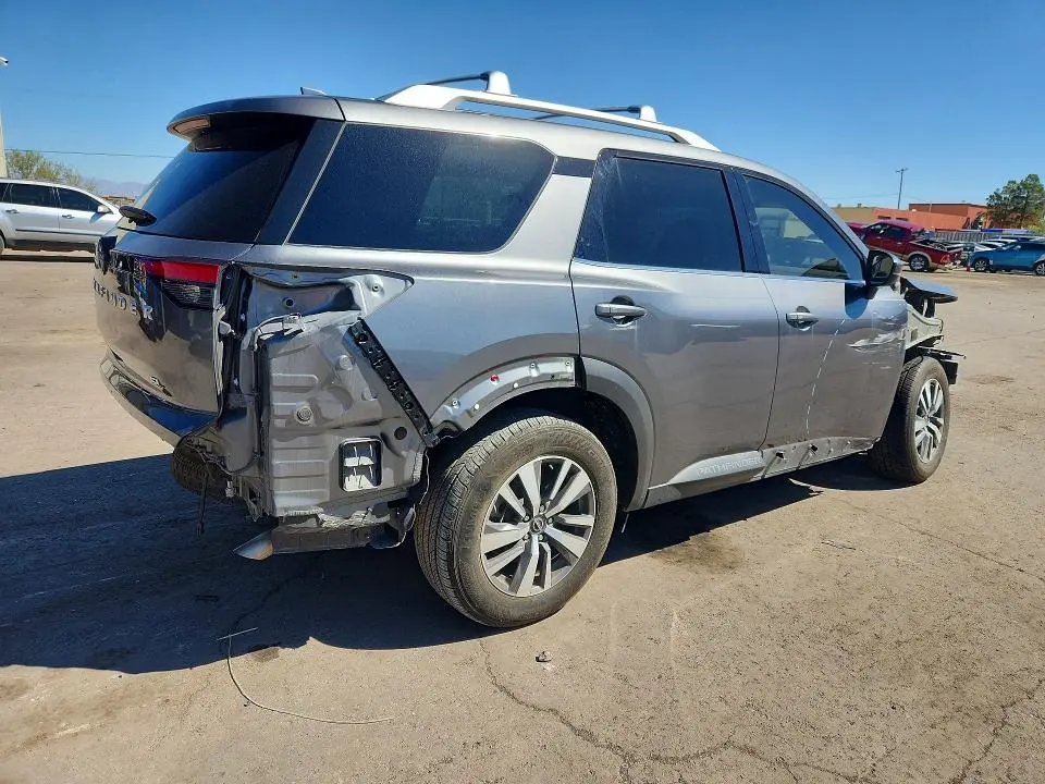 2024 NISSAN PATHFINDER SL  