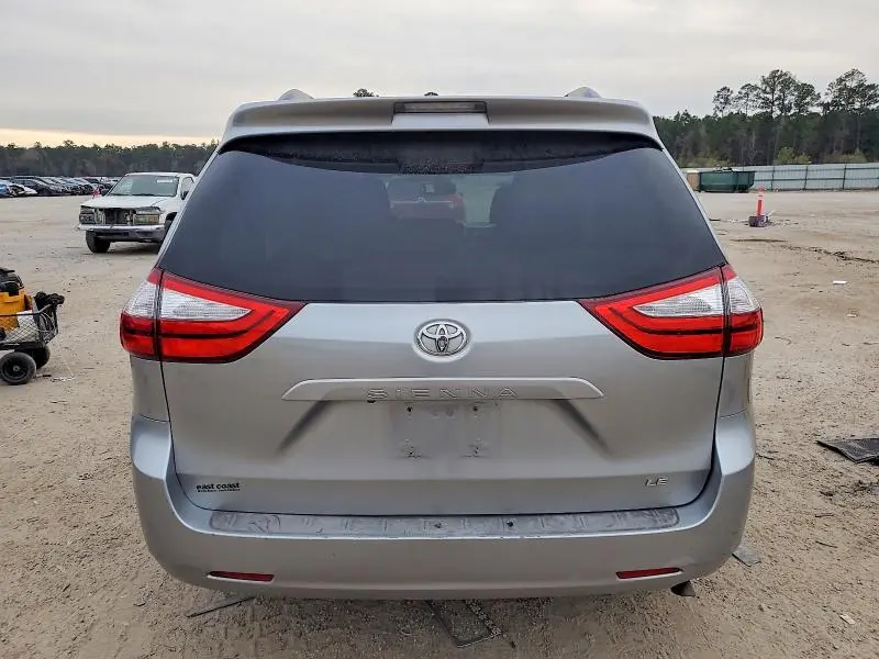 2015 TOYOTA SIENNA LE  