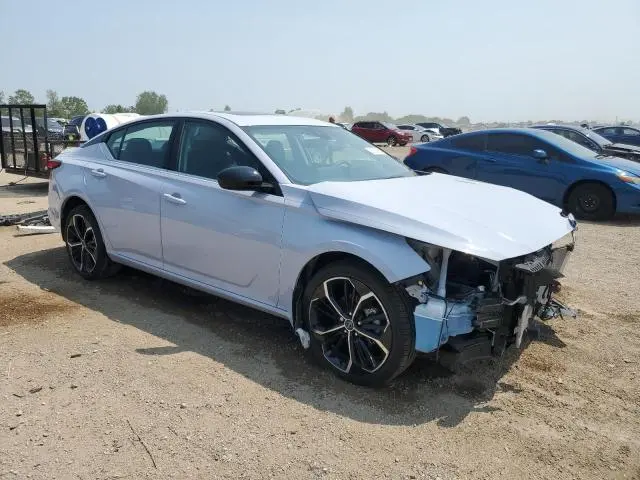 2023 NISSAN ALTIMA SR  