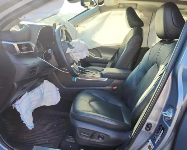 2022 TOYOTA HIGHLANDER HYBRID PLATINUM  