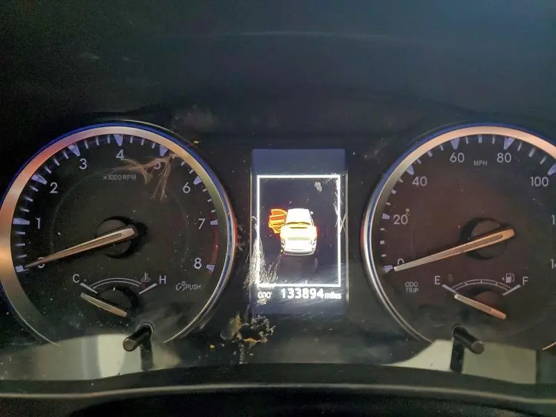 2018 TOYOTA HIGHLANDER SE  