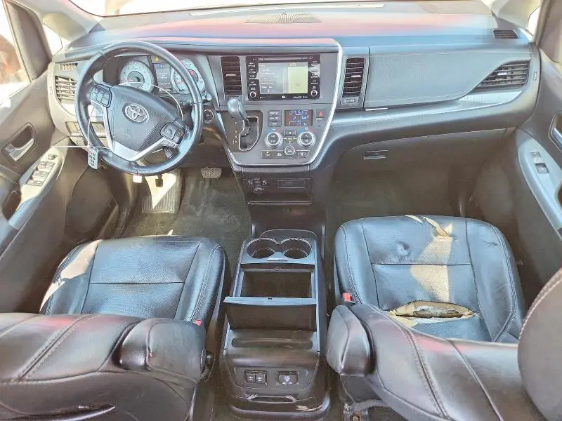 2019 TOYOTA SIENNA SE 8-PASSENGER  