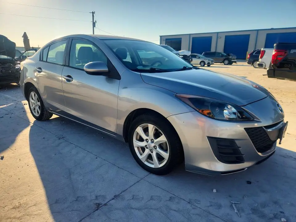 2010 MAZDA 3 I  