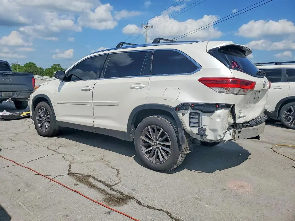 2019 TOYOTA HIGHLANDER XLE  