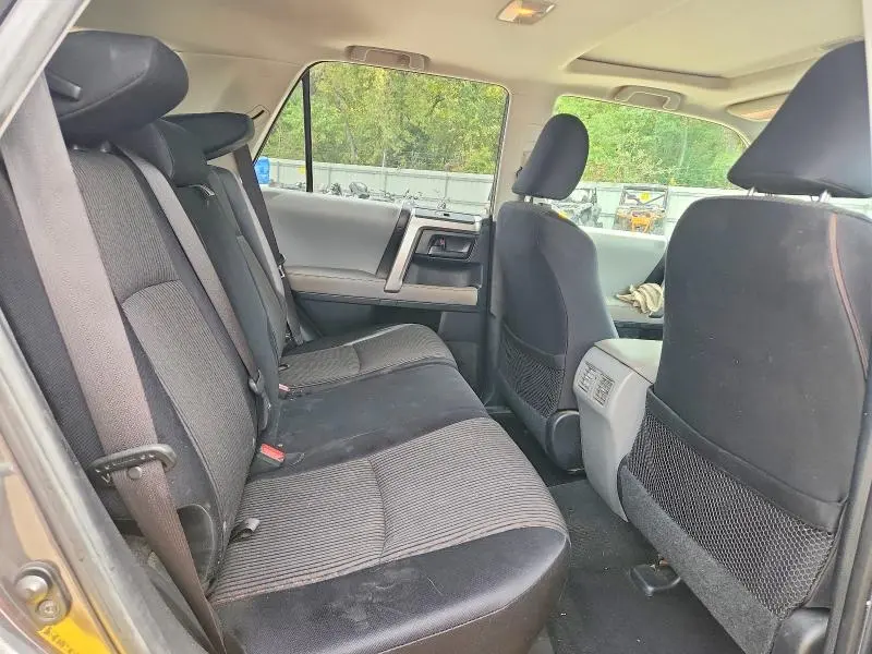 2011 TOYOTA 4RUNNER SR5  