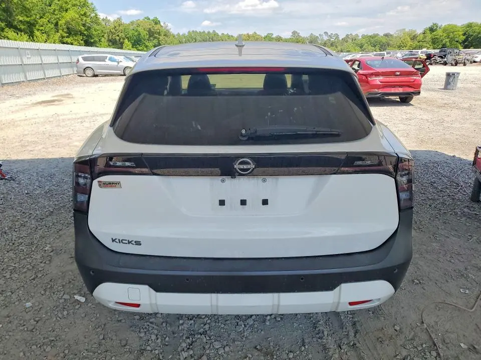 2025 NISSAN KICKS SV  
