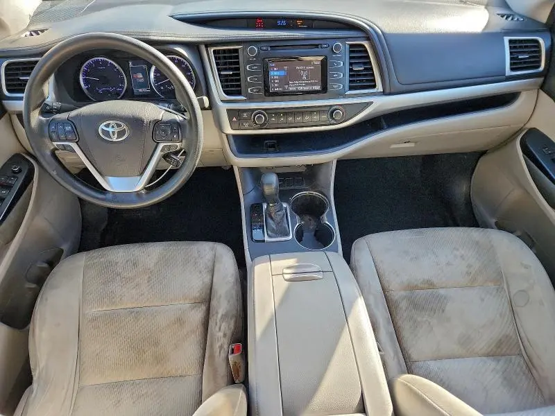 2018 TOYOTA HIGHLANDER LE  
