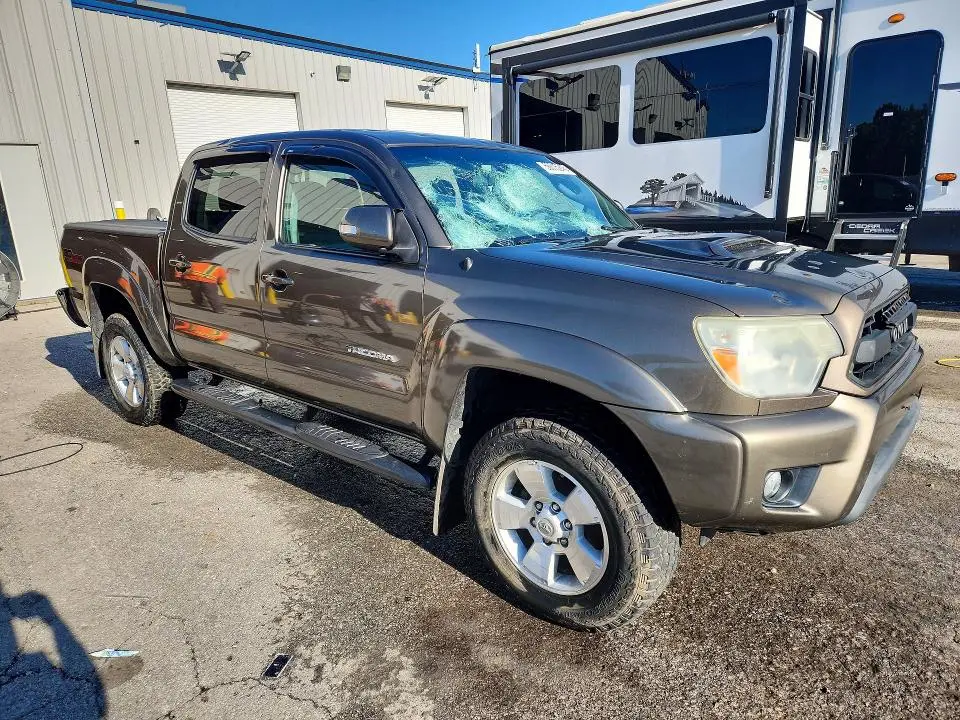 2015 TOYOTA TACOMA V6  