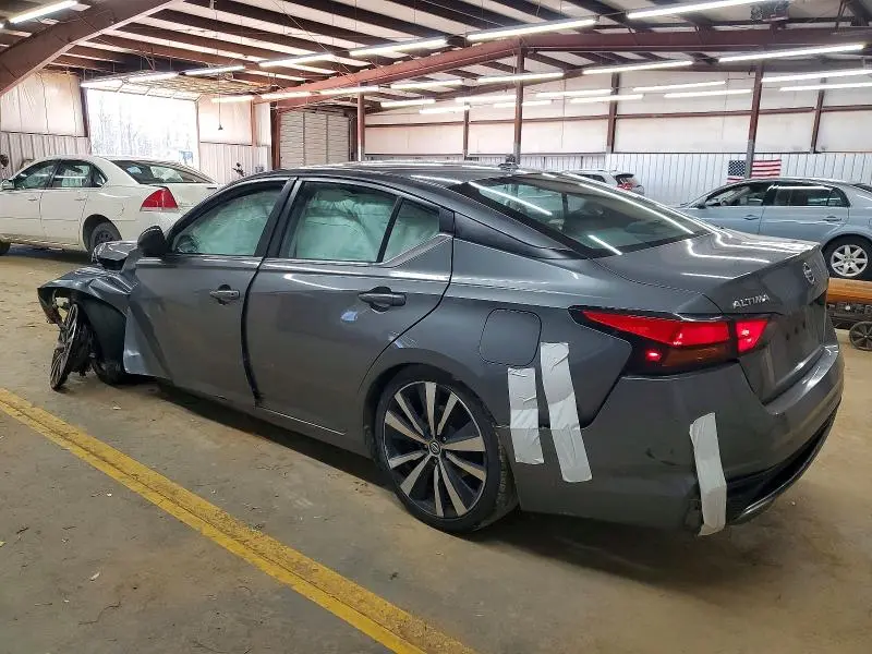 2021 NISSAN ALTIMA SR  