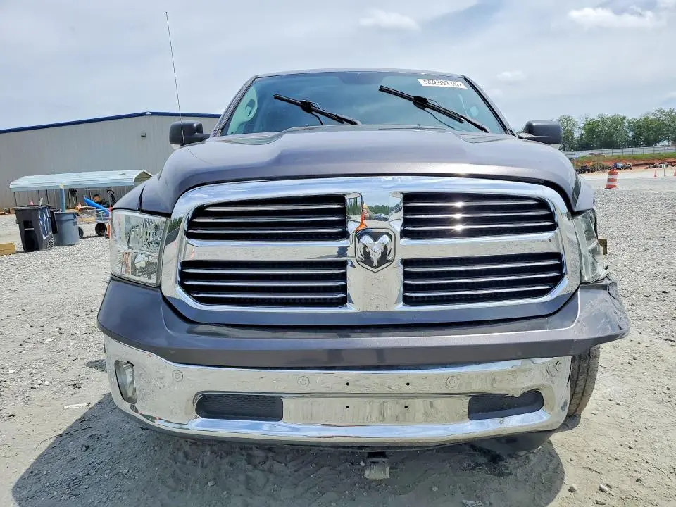 2018 RAM 1500 SLT  