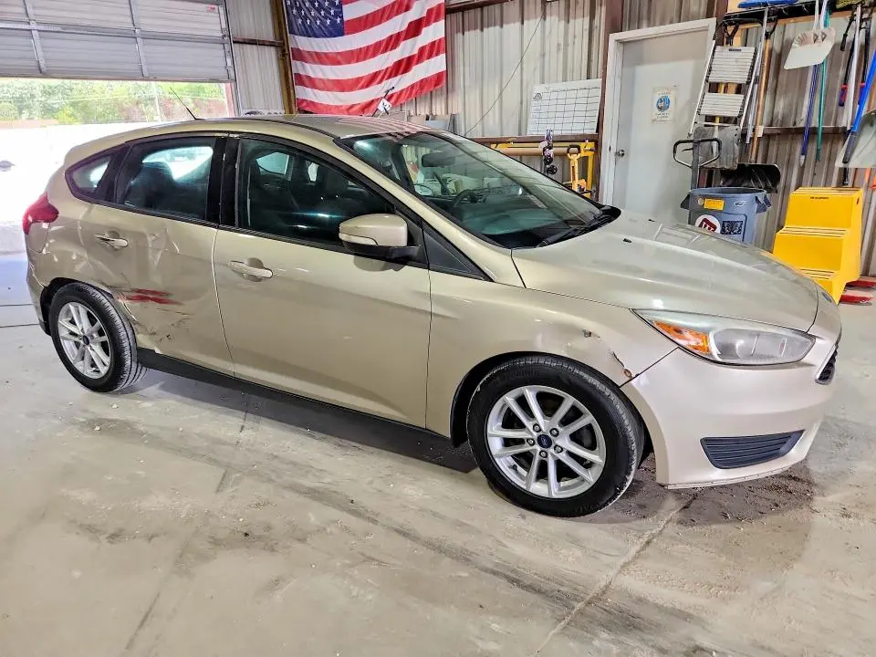 2017 FORD FOCUS SE  