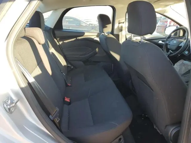 2017 FORD FOCUS SE  