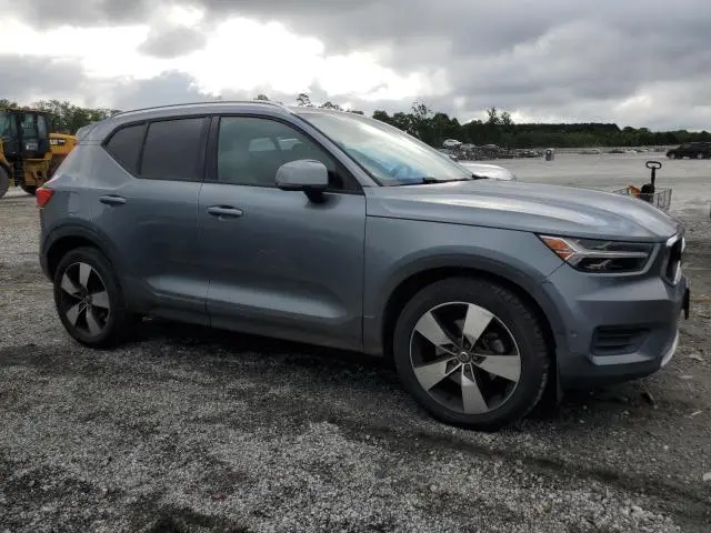 2019 VOLVO XC40 T5 MOMENTUM  