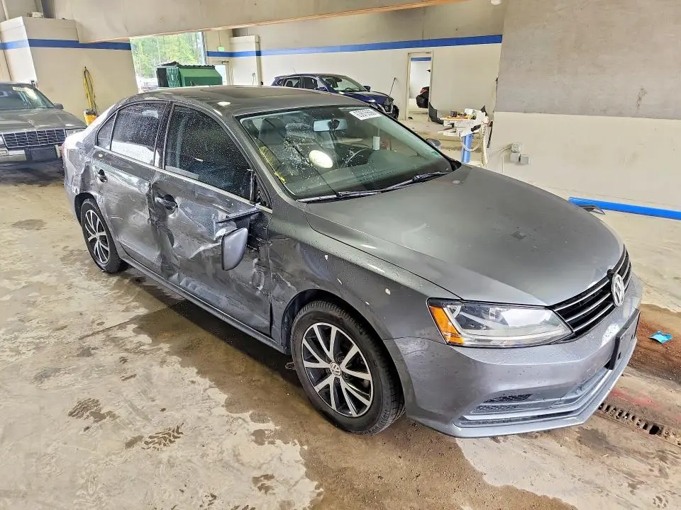 2018 VOLKSWAGEN JETTA SE  